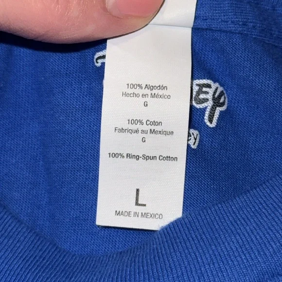 Disney mens royal blue Mickey Mouse men’s shortsleeve T-shirt shirt Large - Picture 5 of 6